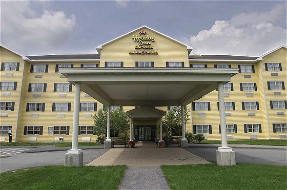 Ramada By Wyndham Saco/Old Orchard Beach Area Bagian luar foto