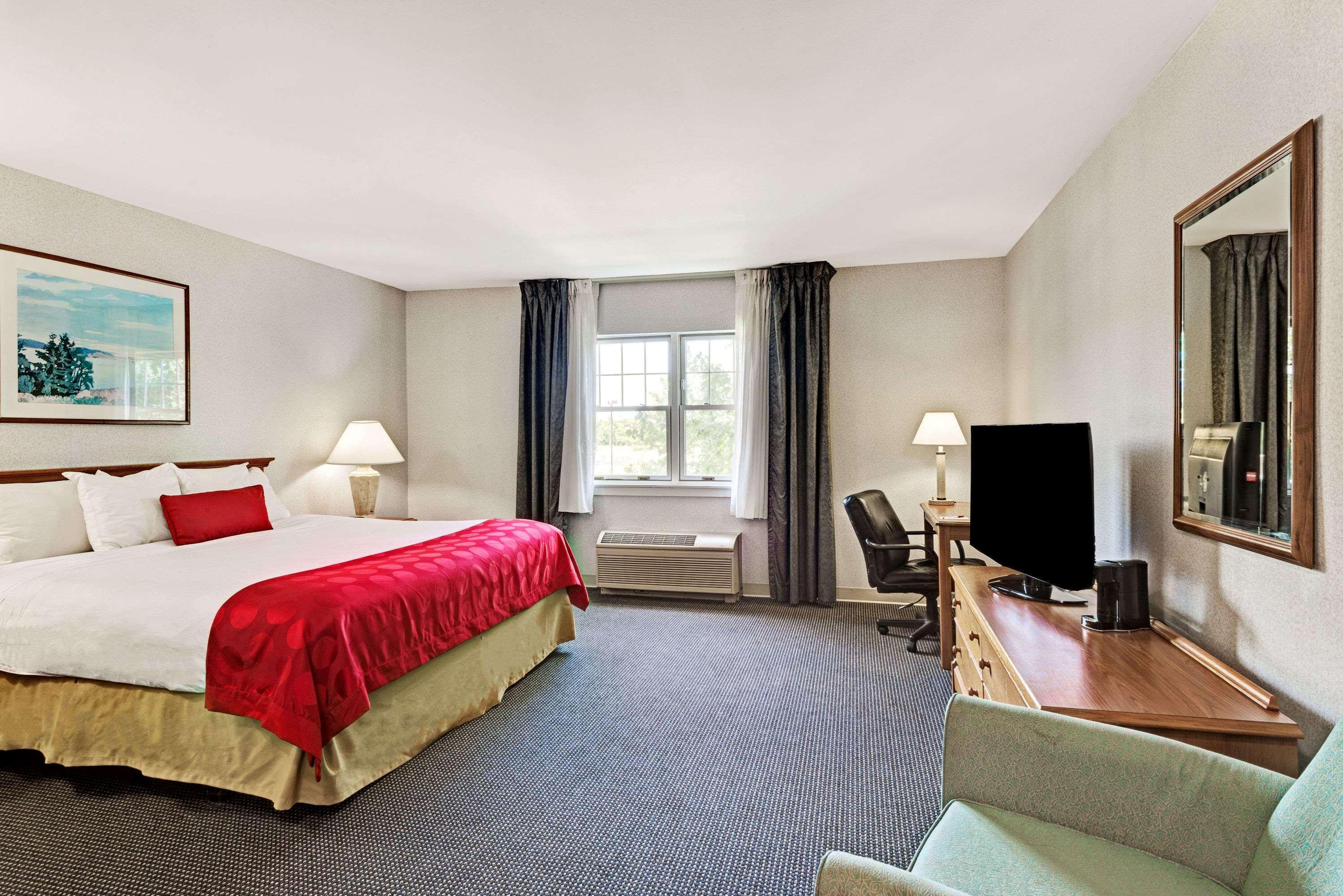 Ramada By Wyndham Saco/Old Orchard Beach Area Bagian luar foto