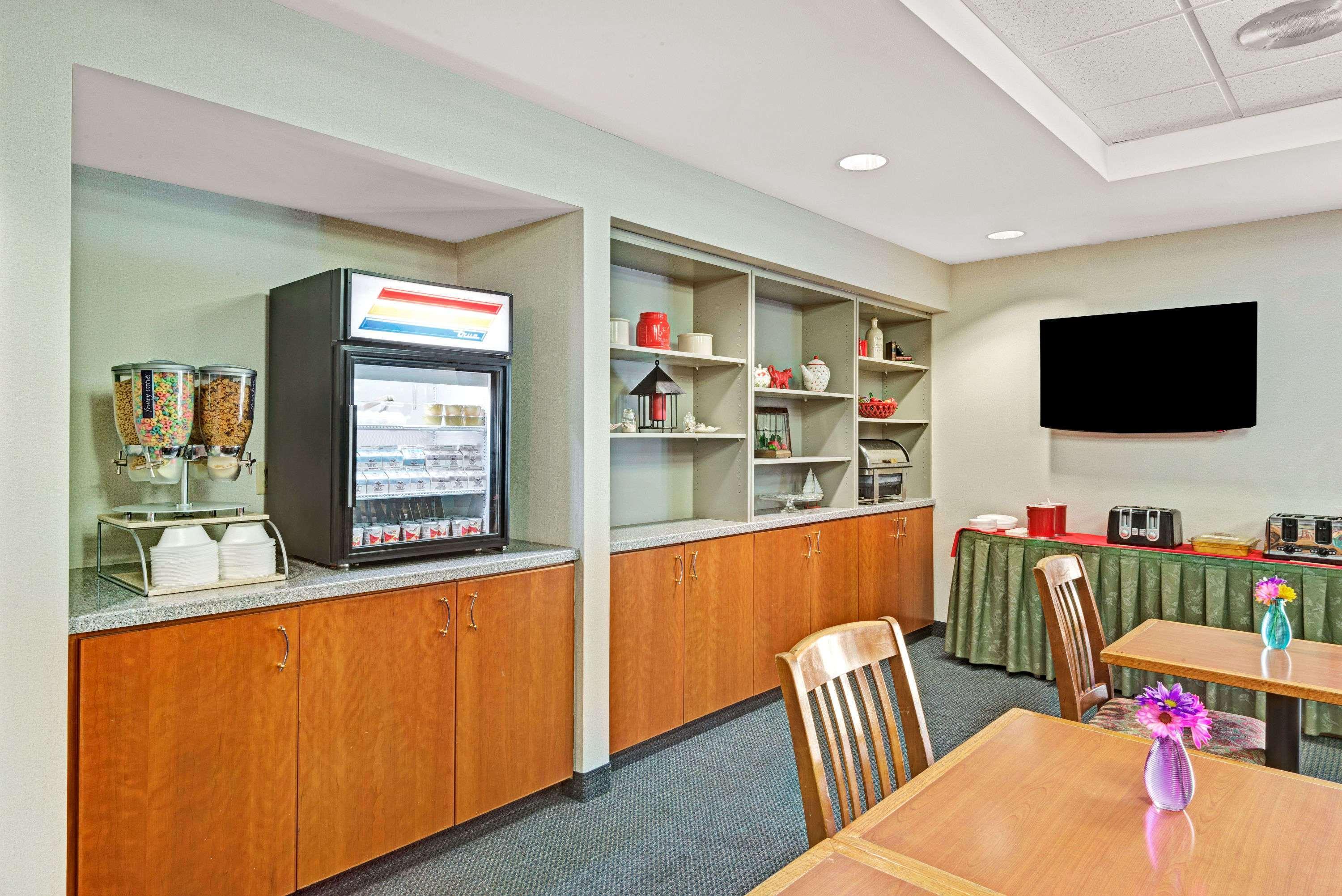 Ramada By Wyndham Saco/Old Orchard Beach Area Bagian luar foto