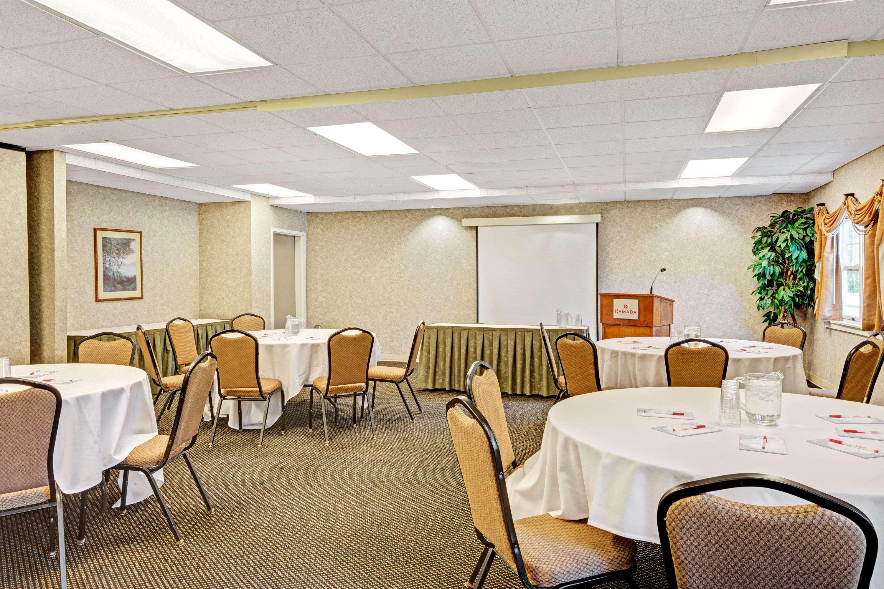 Ramada By Wyndham Saco/Old Orchard Beach Area Bagian luar foto