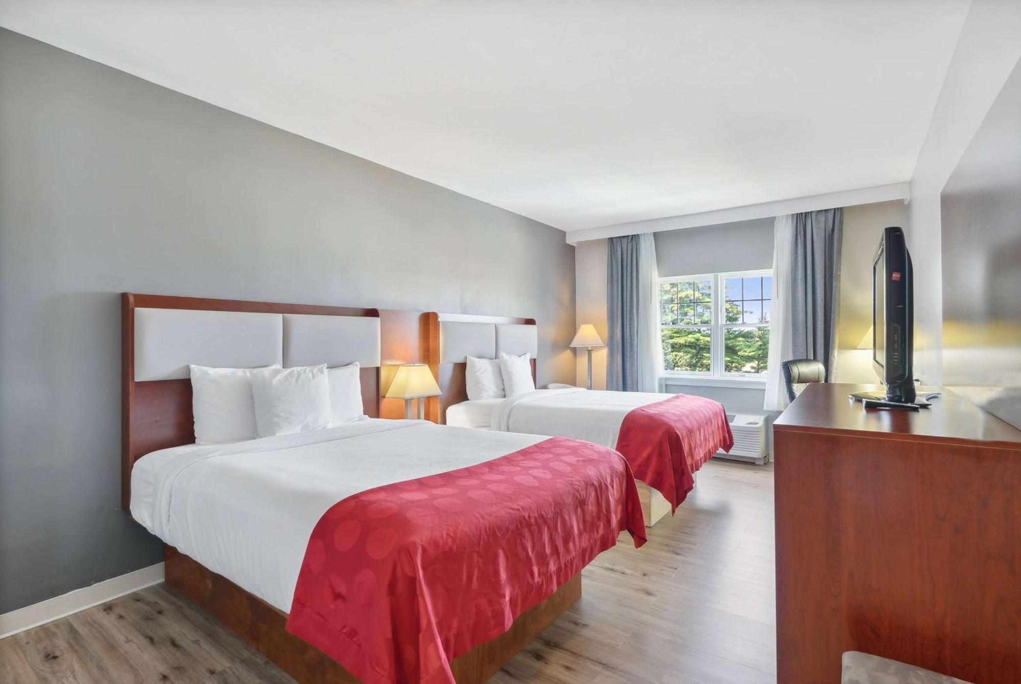 Ramada By Wyndham Saco/Old Orchard Beach Area Bagian luar foto