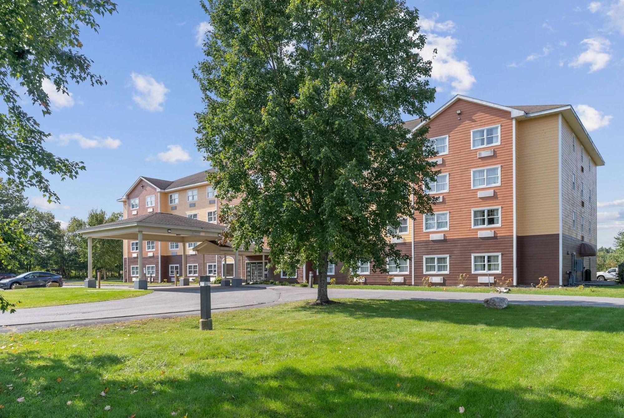 Ramada By Wyndham Saco/Old Orchard Beach Area Bagian luar foto