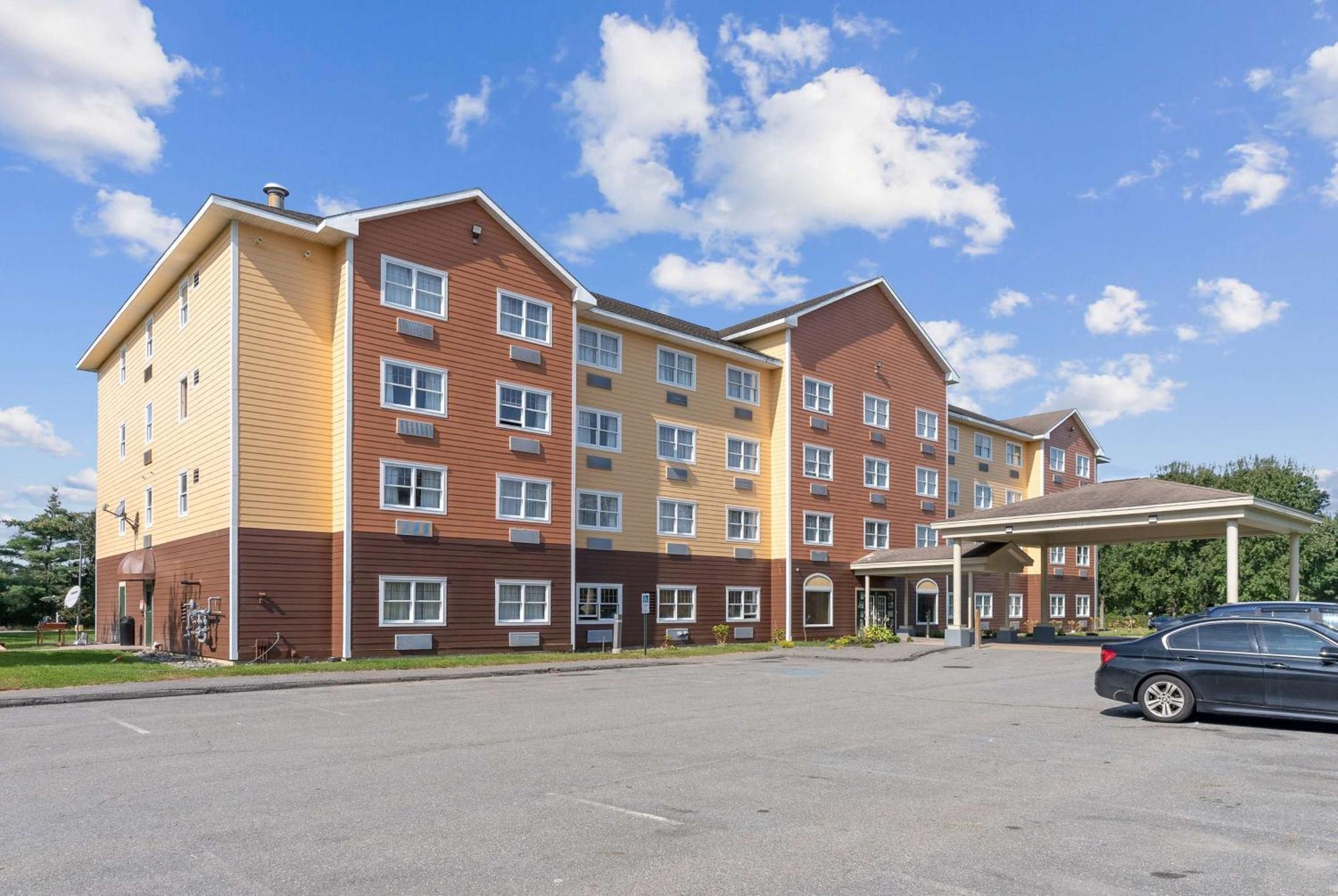 Ramada By Wyndham Saco/Old Orchard Beach Area Bagian luar foto