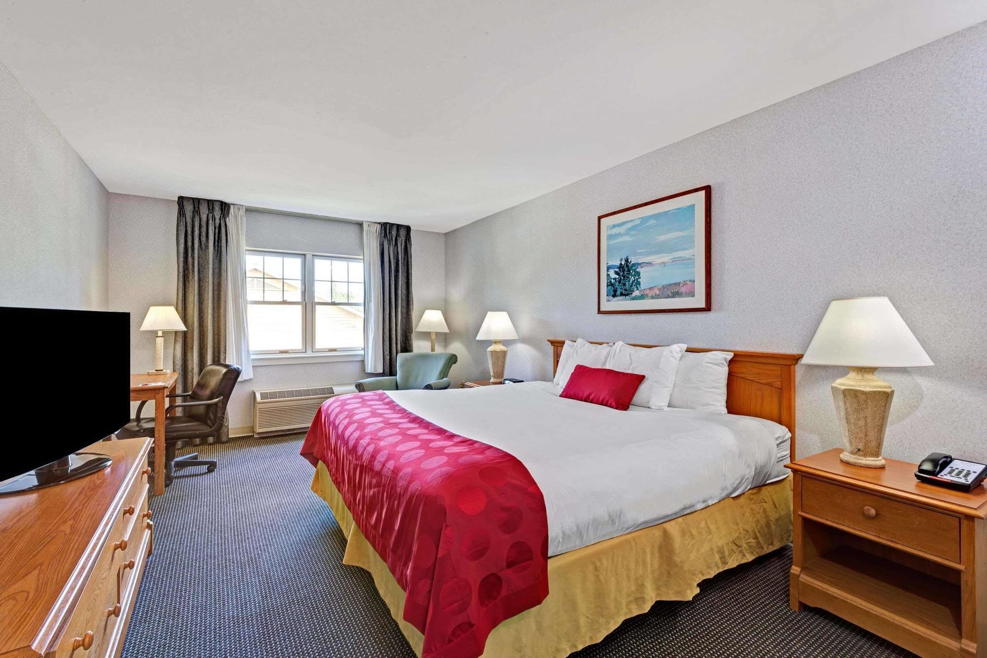 Ramada By Wyndham Saco/Old Orchard Beach Area Bagian luar foto